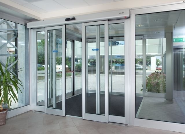 Sliding Automatic Entry Door.